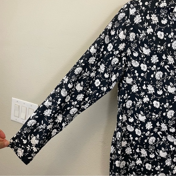 GRAYSON The Hero Black Floral Chambray Long Sleeve Button Down Shirt Size XS - Picture 3 of 10